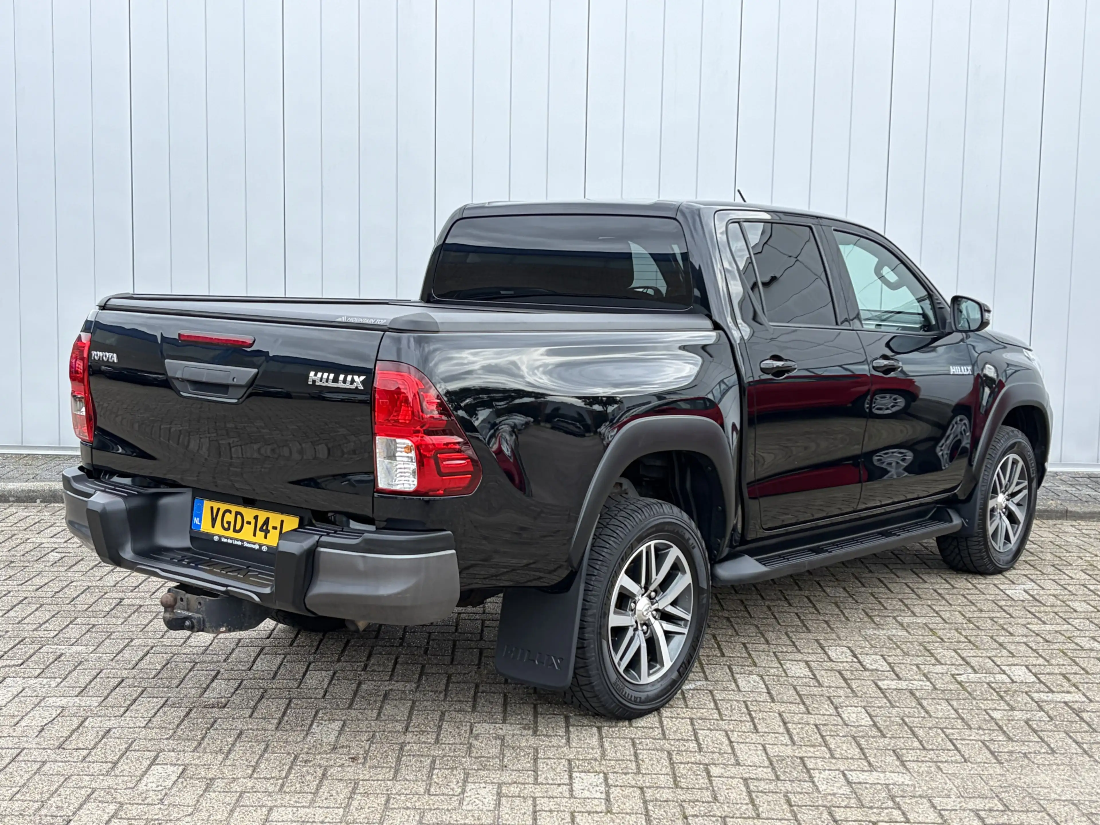 Toyota Hilux 2.4 D-4D Double Cab Executive Automaat Roll Cover — photo 5