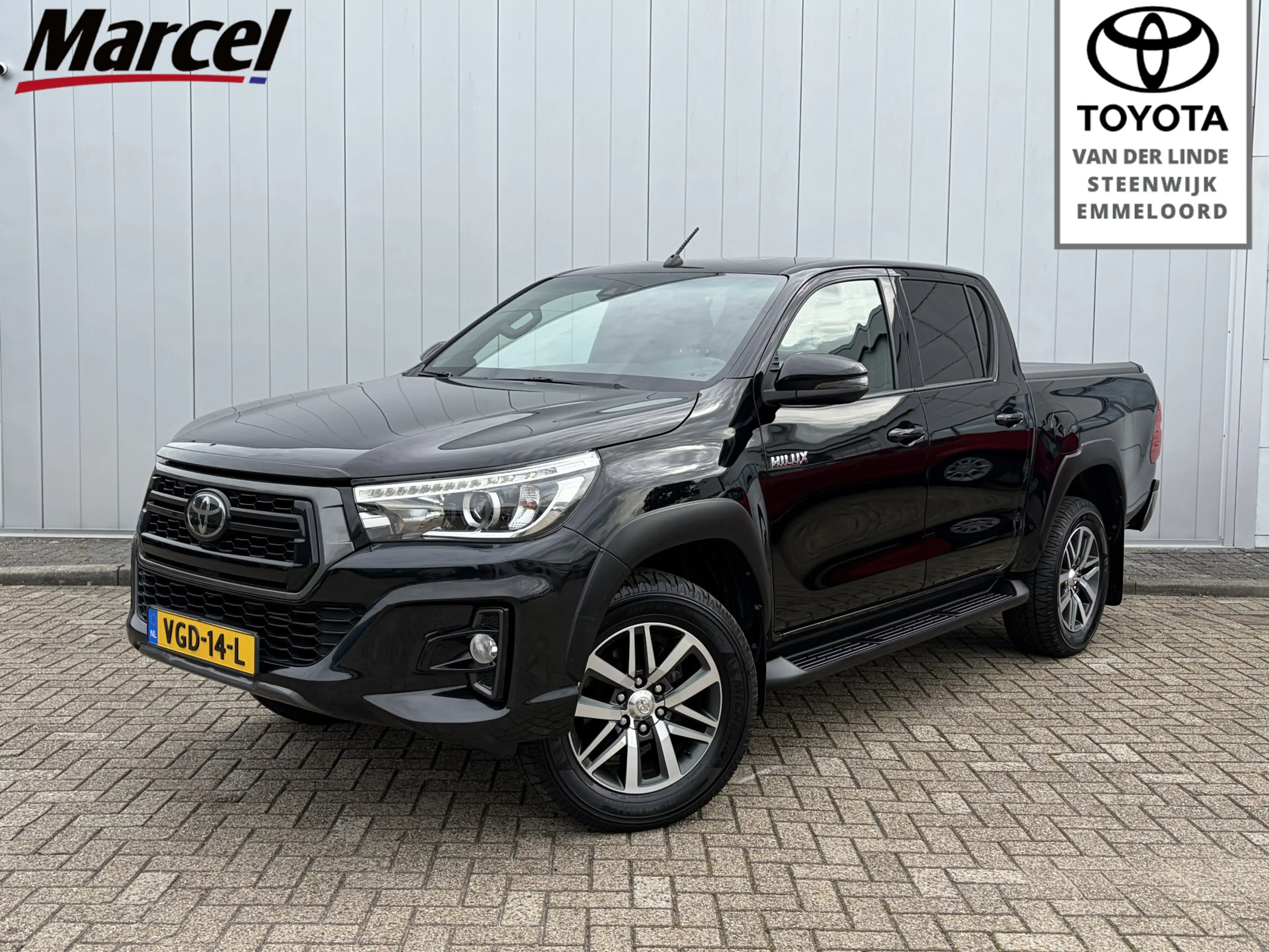 Toyota Hilux 2.4 D-4D Double Cab Executive Automaat Roll Cover