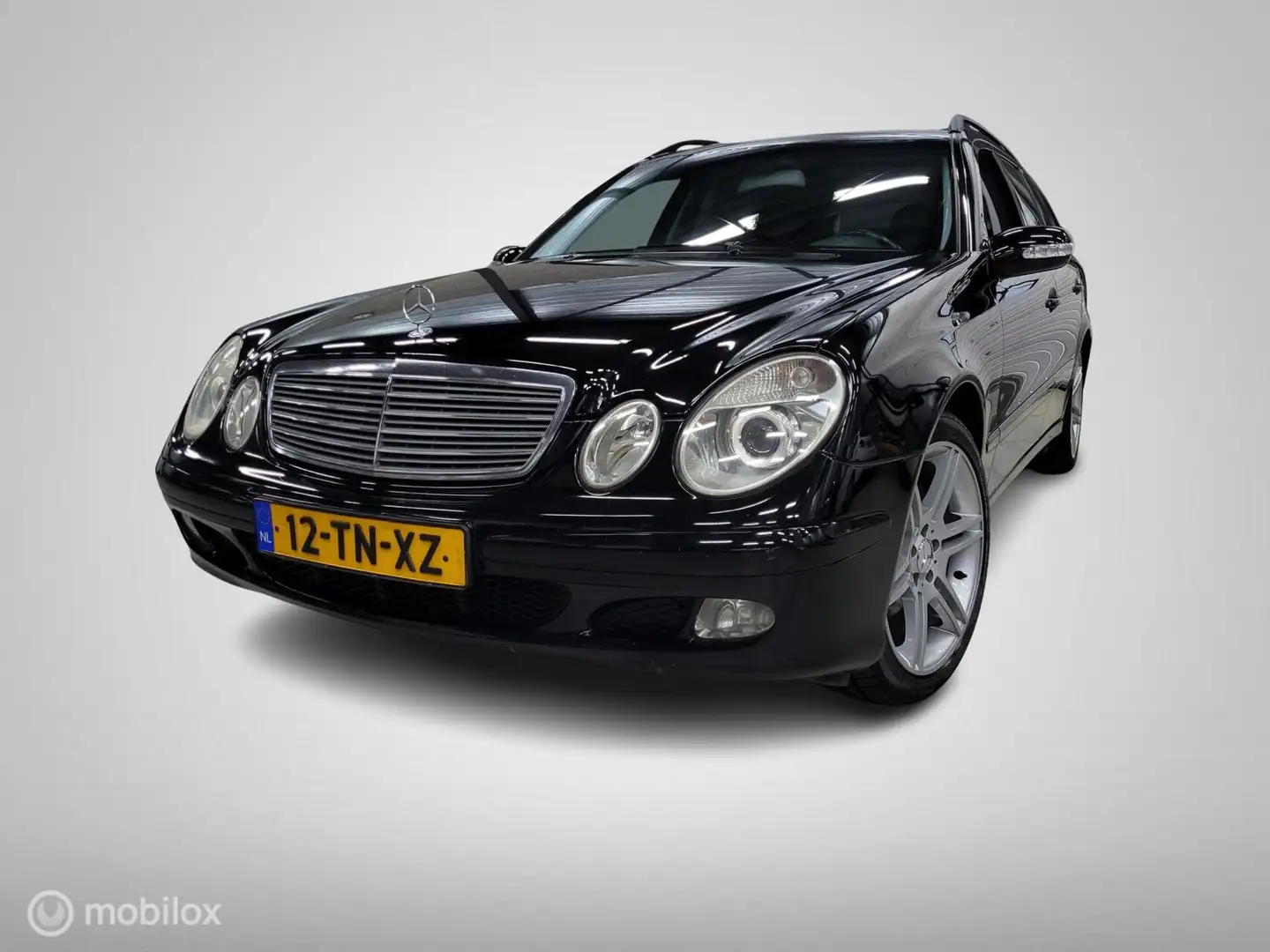Mercedes-Benz E 240 Combi Avantgarde/Youngtimer/Nieuwe apk Black - 1