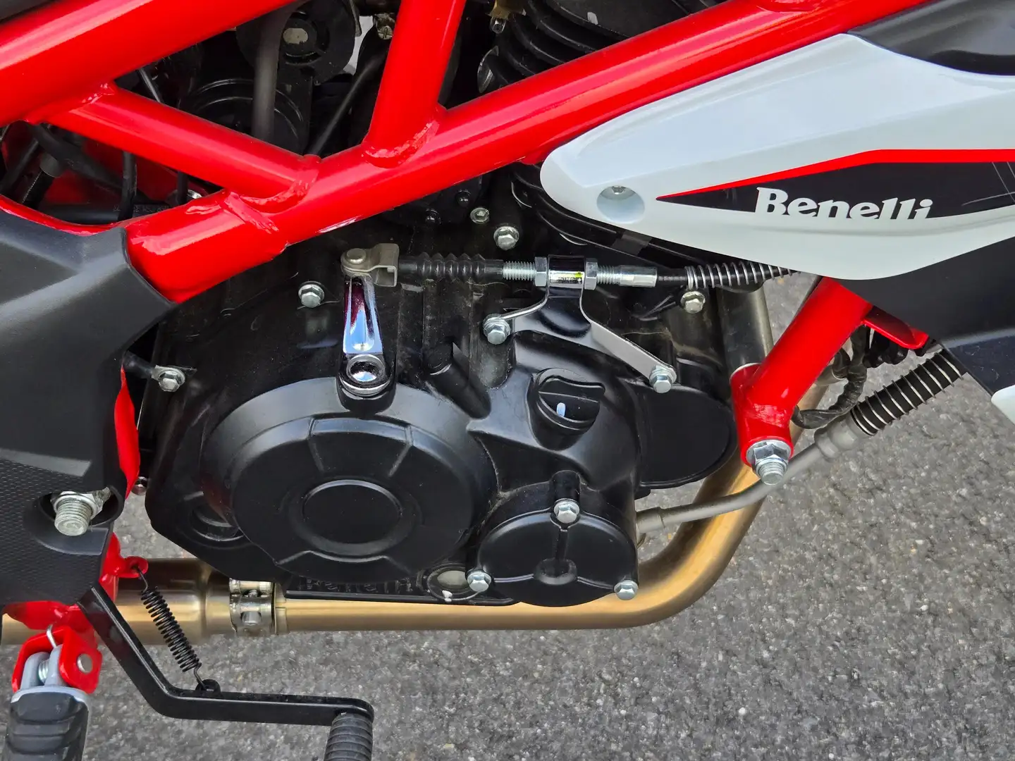 Benelli BN 125 Wit - 2