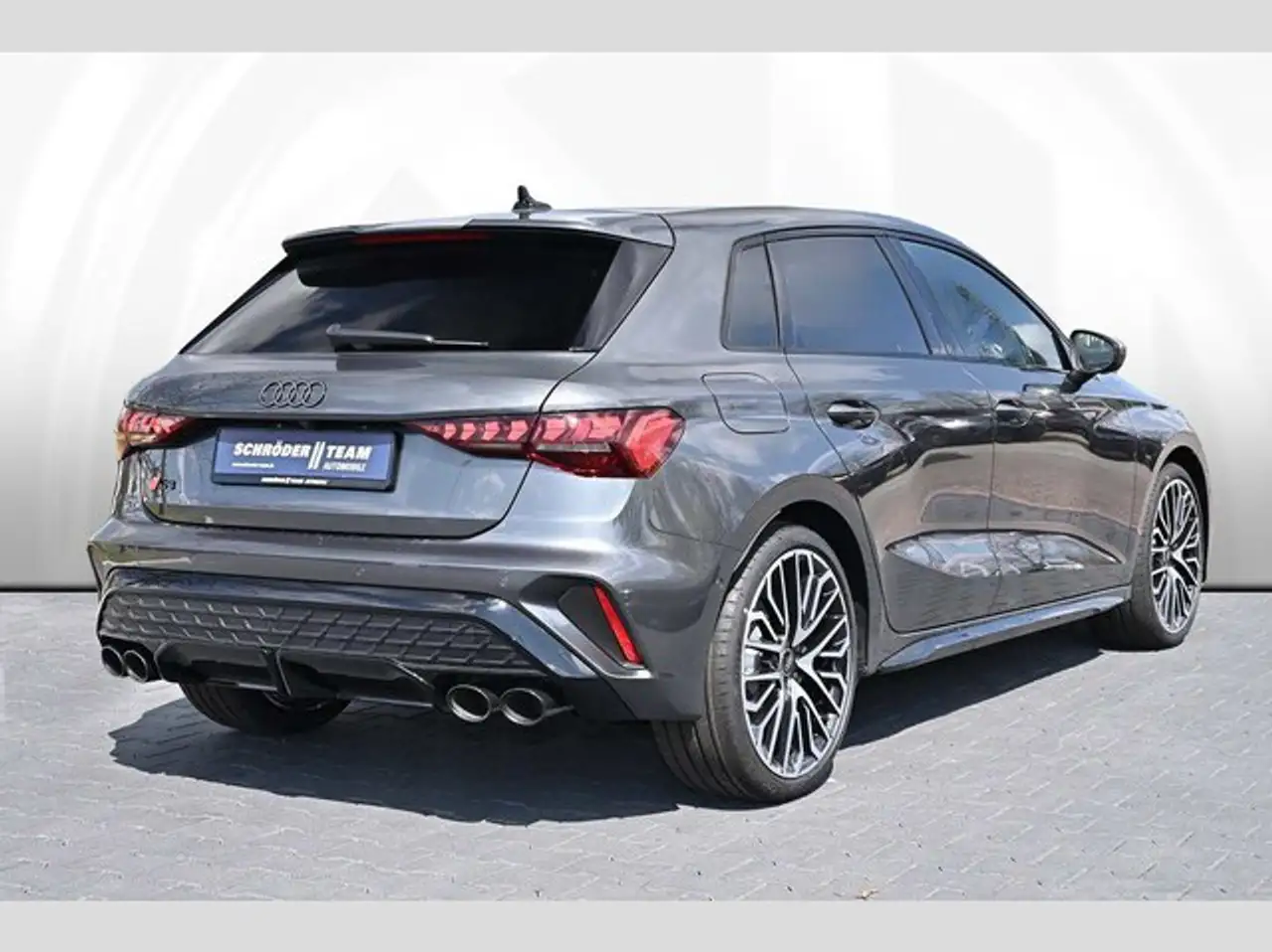 Audi S3 Sportback 2.0 TFSI quattro Pano Matrix LED Ambi... 3