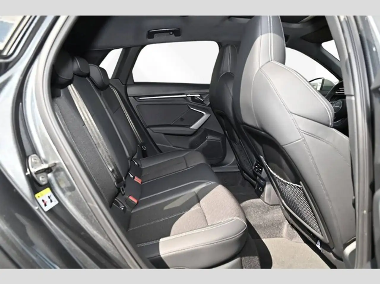 Audi S3 Sportback 2.0 TFSI quattro Pano Matrix LED Ambi... 7