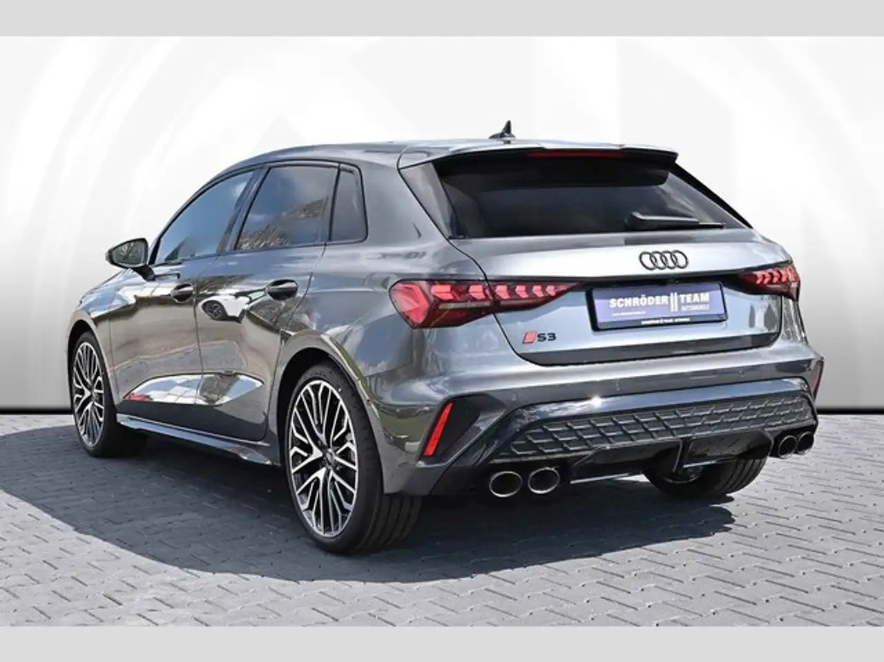 Audi S3 Sportback 2.0 TFSI quattro Pano Matrix LED Ambi... 4