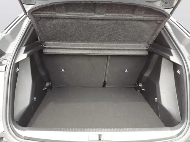 Peugeot 2008 view 7