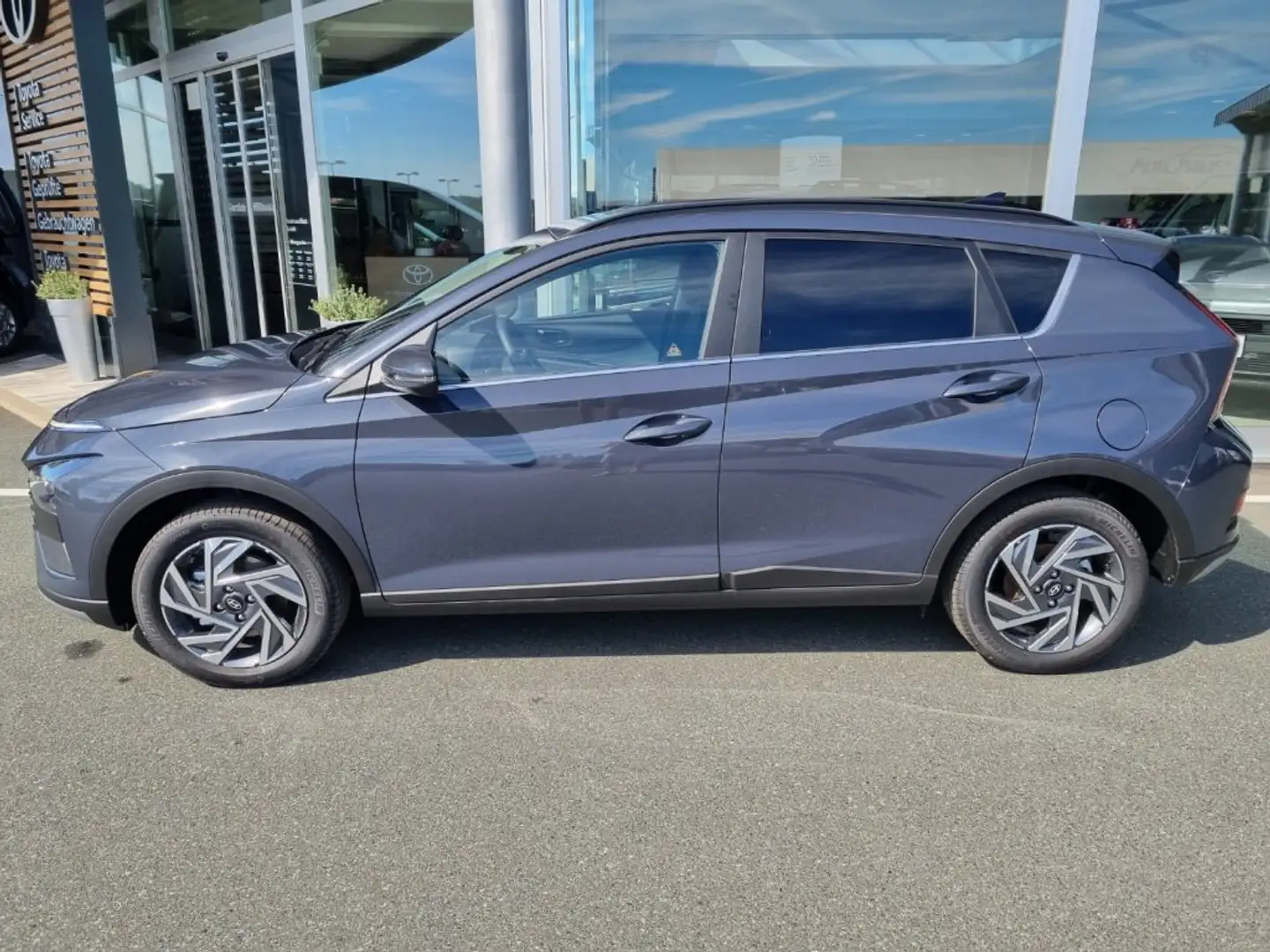 Hyundai BAYON Comfort Line 1.0 T-GDI y6bc1 Grau - 2