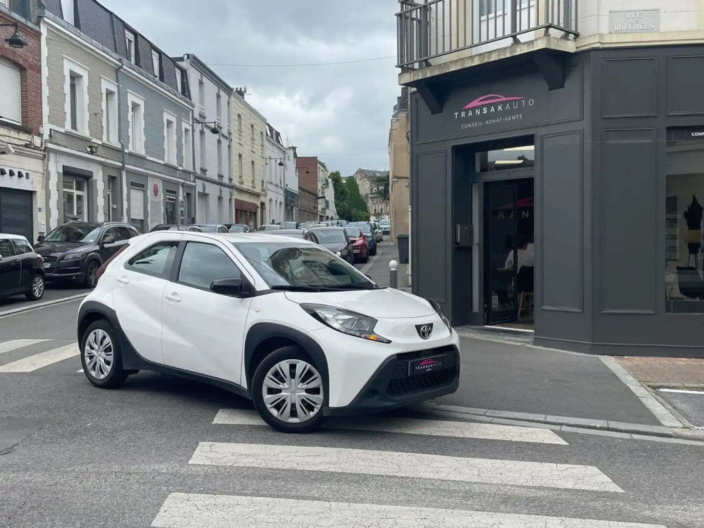 Toyota Aygo X MY23 1.0 VVT-i 72 Dynamic / APPLE CARPLAY / CAME Blanc - 1