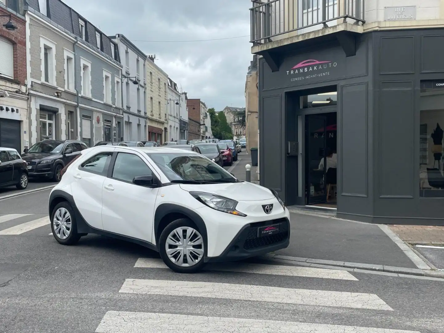 Toyota Aygo X MY23 1.0 VVT-i 72 Dynamic / APPLE CARPLAY / CAMERA DE RECUL Blanc - 1