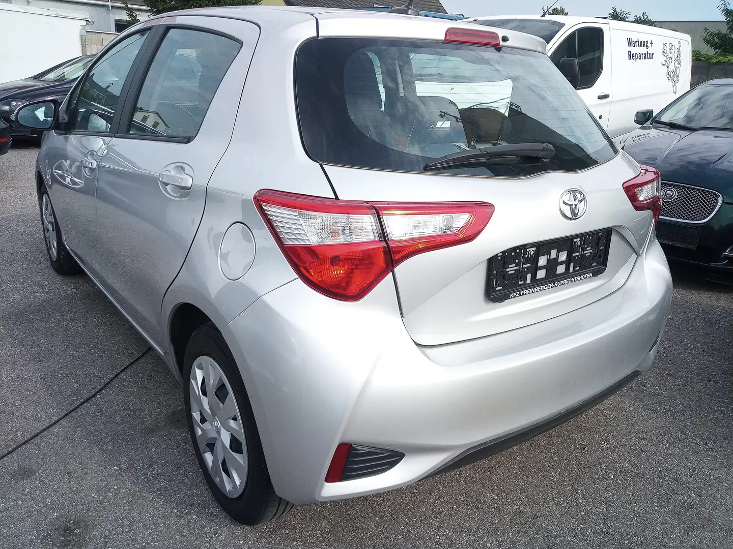 Toyota Yaris 1,5 VVT-iE MDS Automatik*Rückfahrkam.*Freispr.* Grau - 2