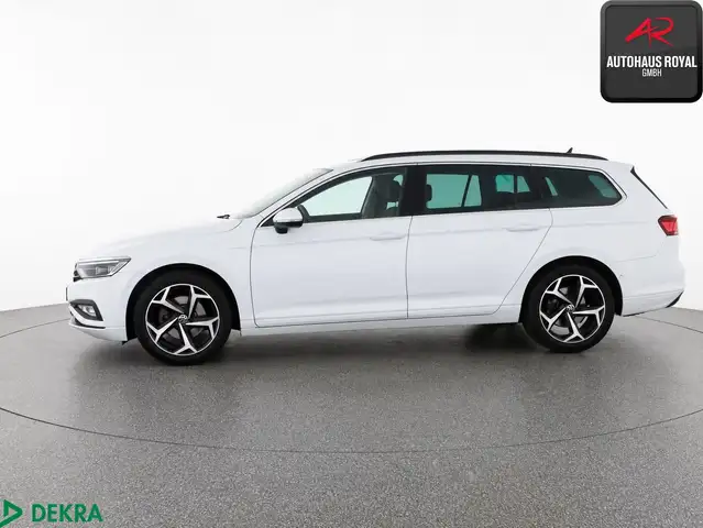 Volkswagen Passat view 2