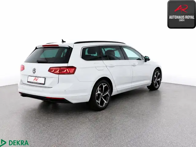 Volkswagen Passat view 5