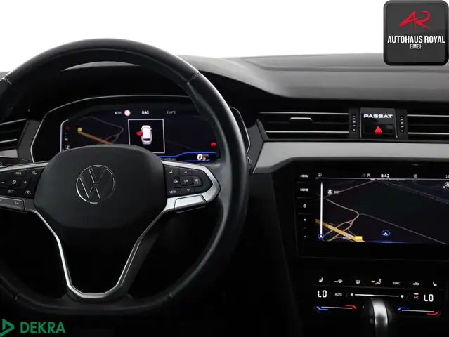 Volkswagen Passat view 10