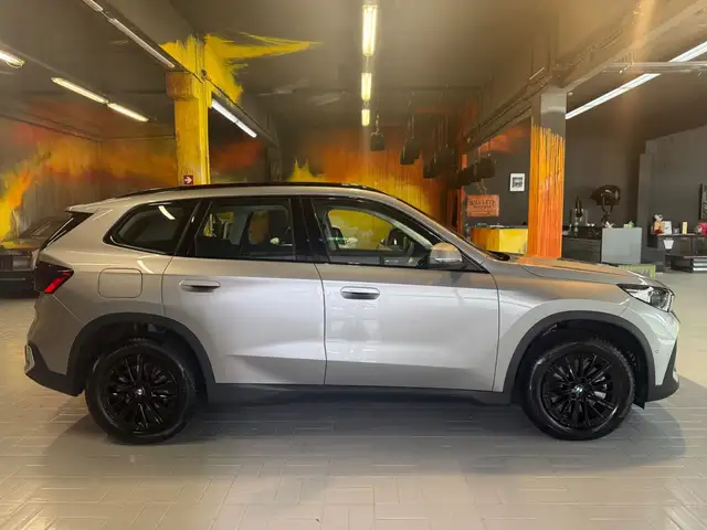 BMW X1 view 8