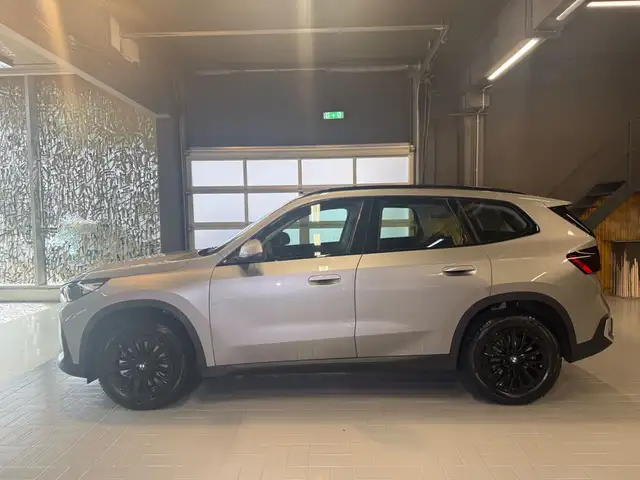 BMW X1 view 4
