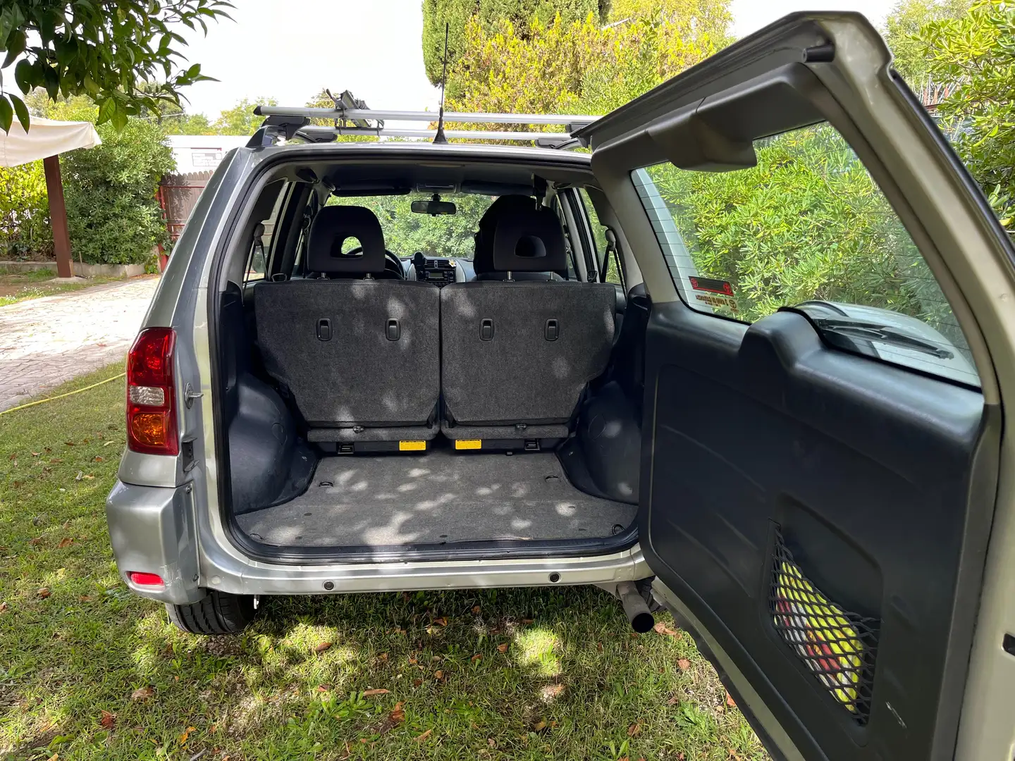 Toyota RAV 4 Rav4 II 2004 RAV4 5p 2.0 d-4d 16v FL Gris - 2