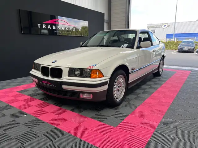 BMW 318 318 iS