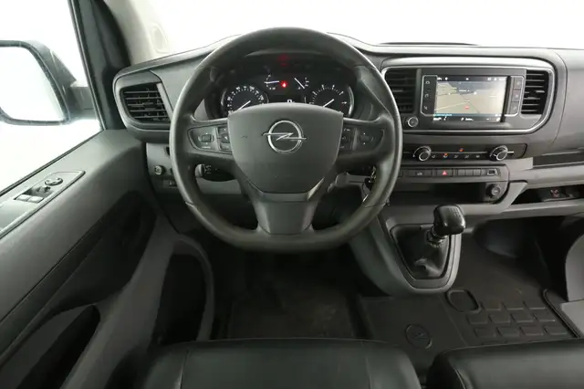 Opel Vivaro view 2