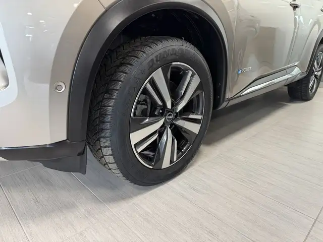 Nissan X-Trail view 6