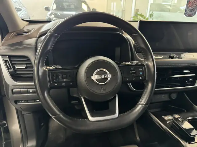 Nissan X-Trail view 9