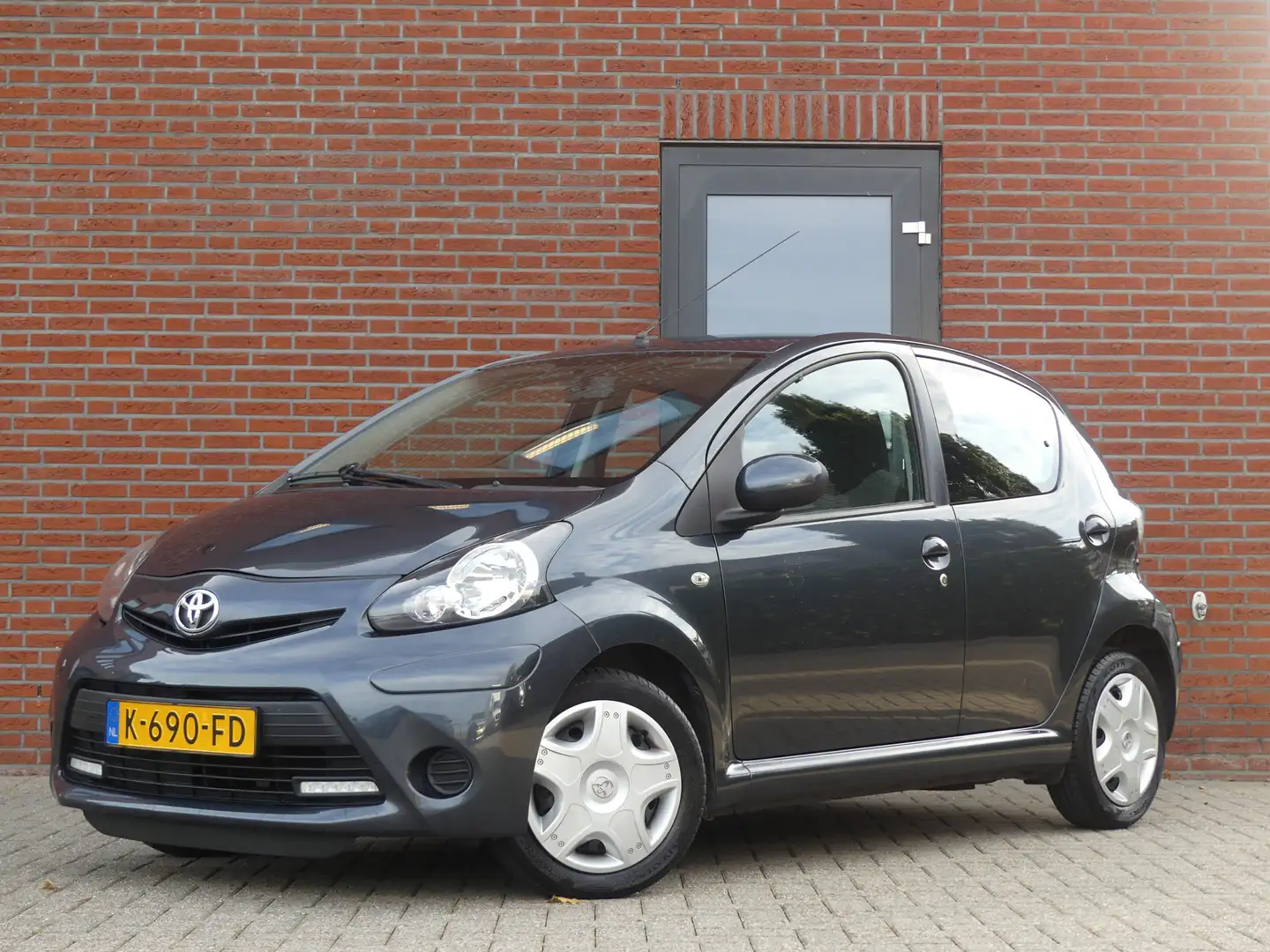 Toyota Aygo 1.0 VVT-i Comfort / Airco Gris - 1