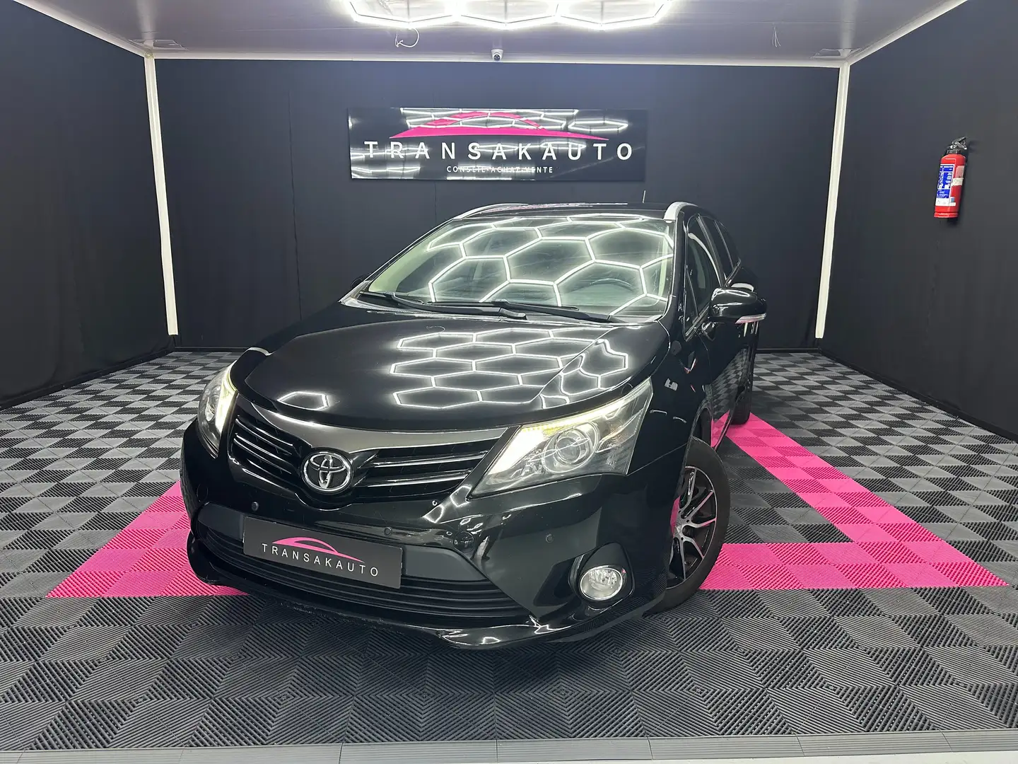 Toyota Avensis Avensis SW 1.8i Comfort/ AUTO/ Garantie 12 Mois Zwart - 1