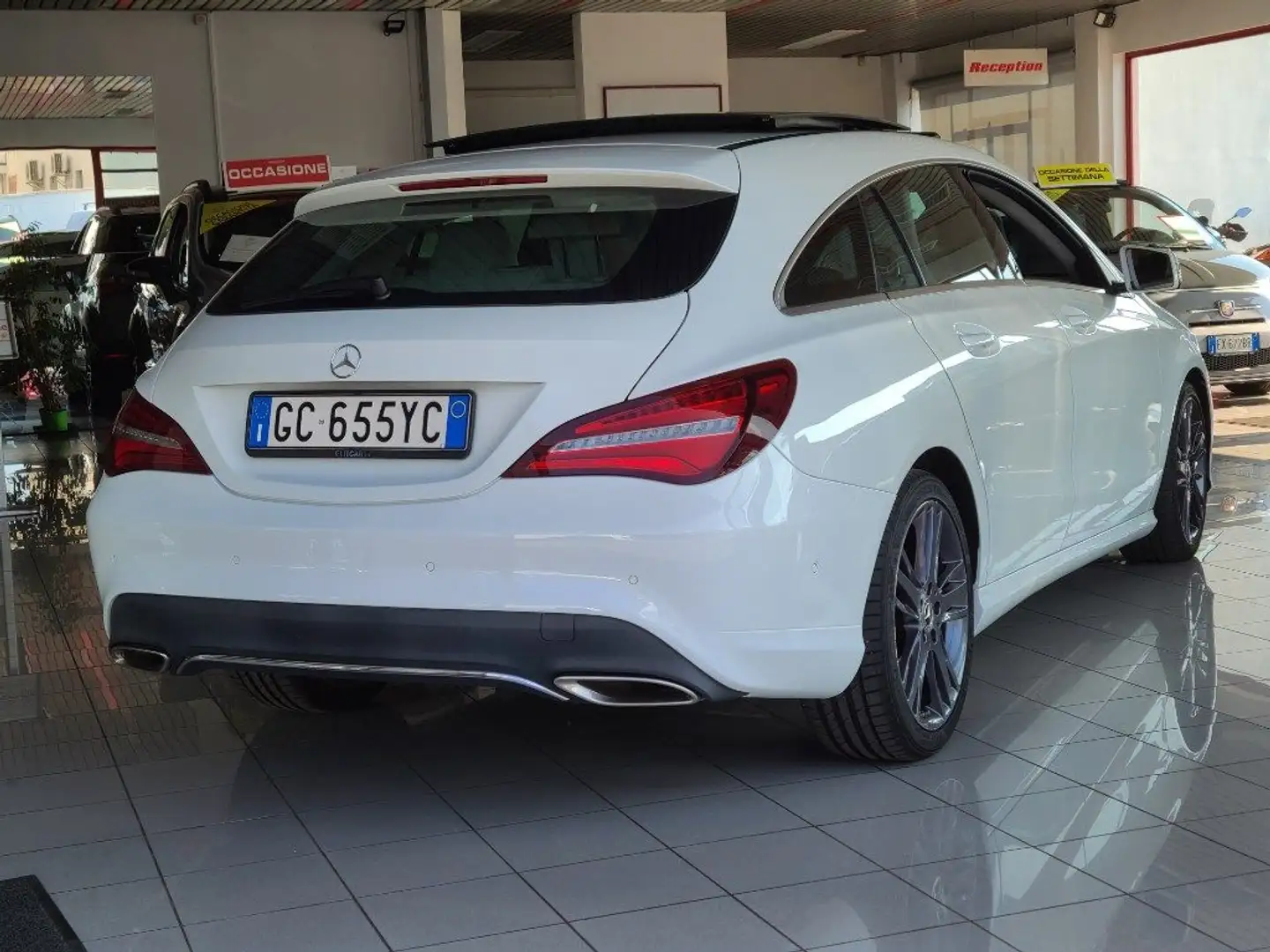 Mercedes-Benz CLA 180 Shooting Brake Sport Bianco - 2