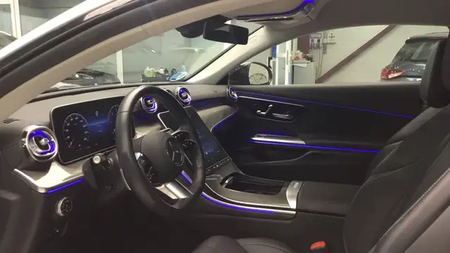 Mercedes-Benz Cle view 6