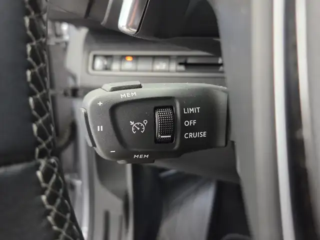Peugeot 5008 view 11