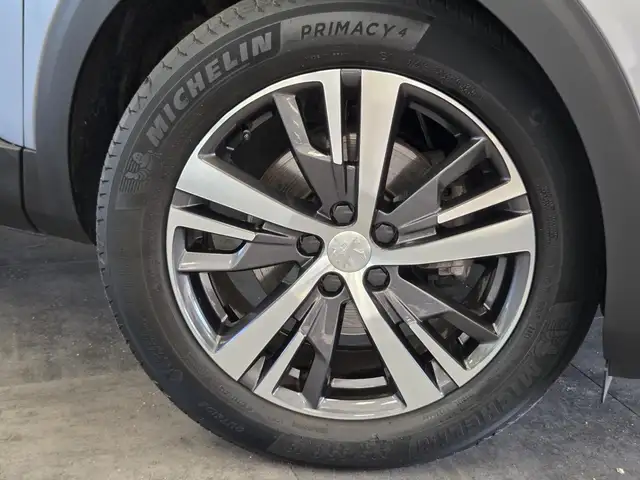 Peugeot 5008 view 5