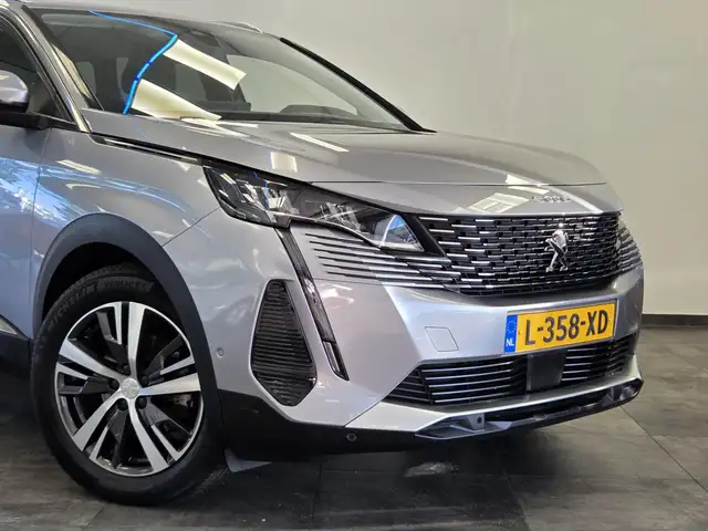 Peugeot 5008 view 3