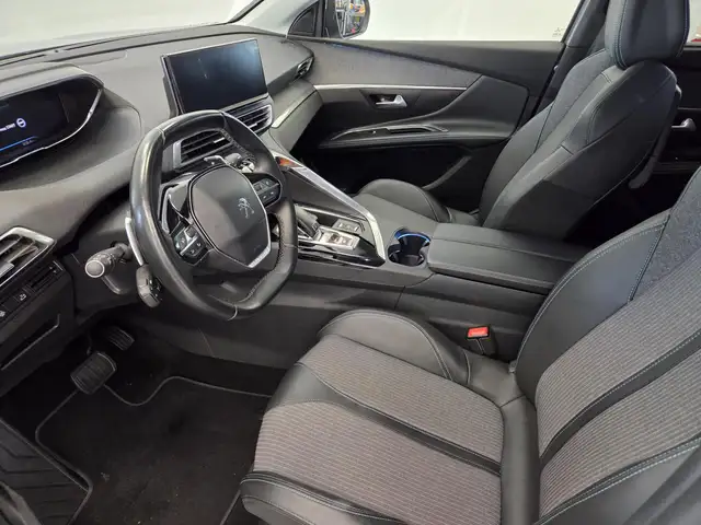 Peugeot 5008 view 8