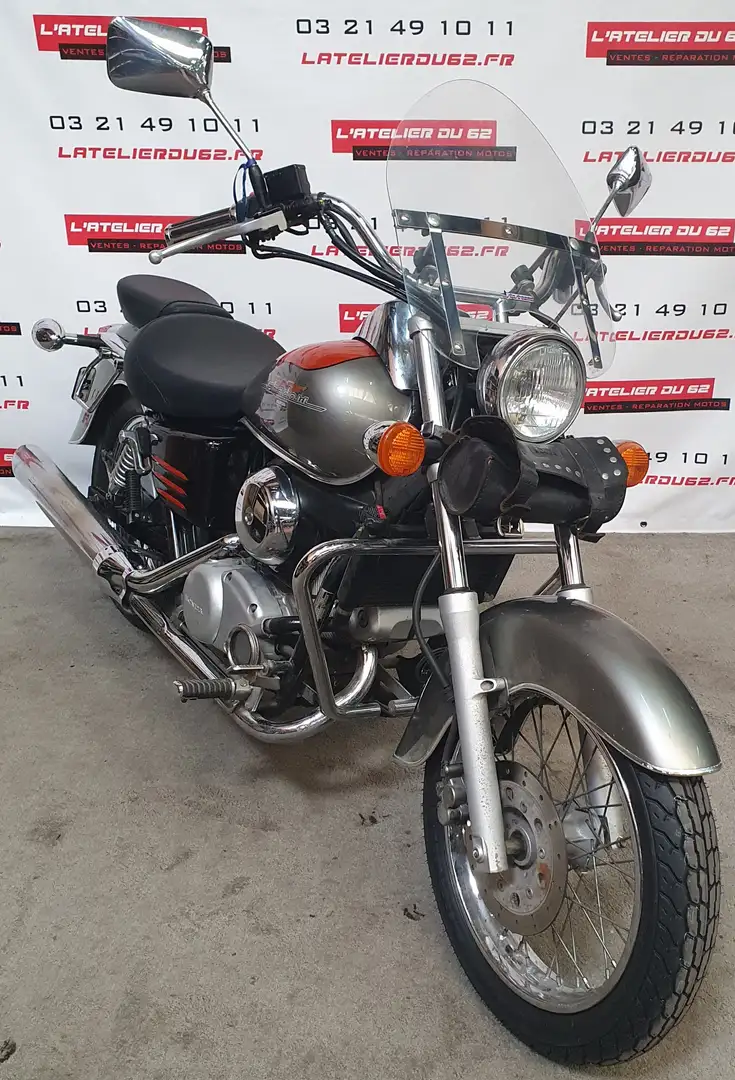 Honda Shadow 125 Gris - 2