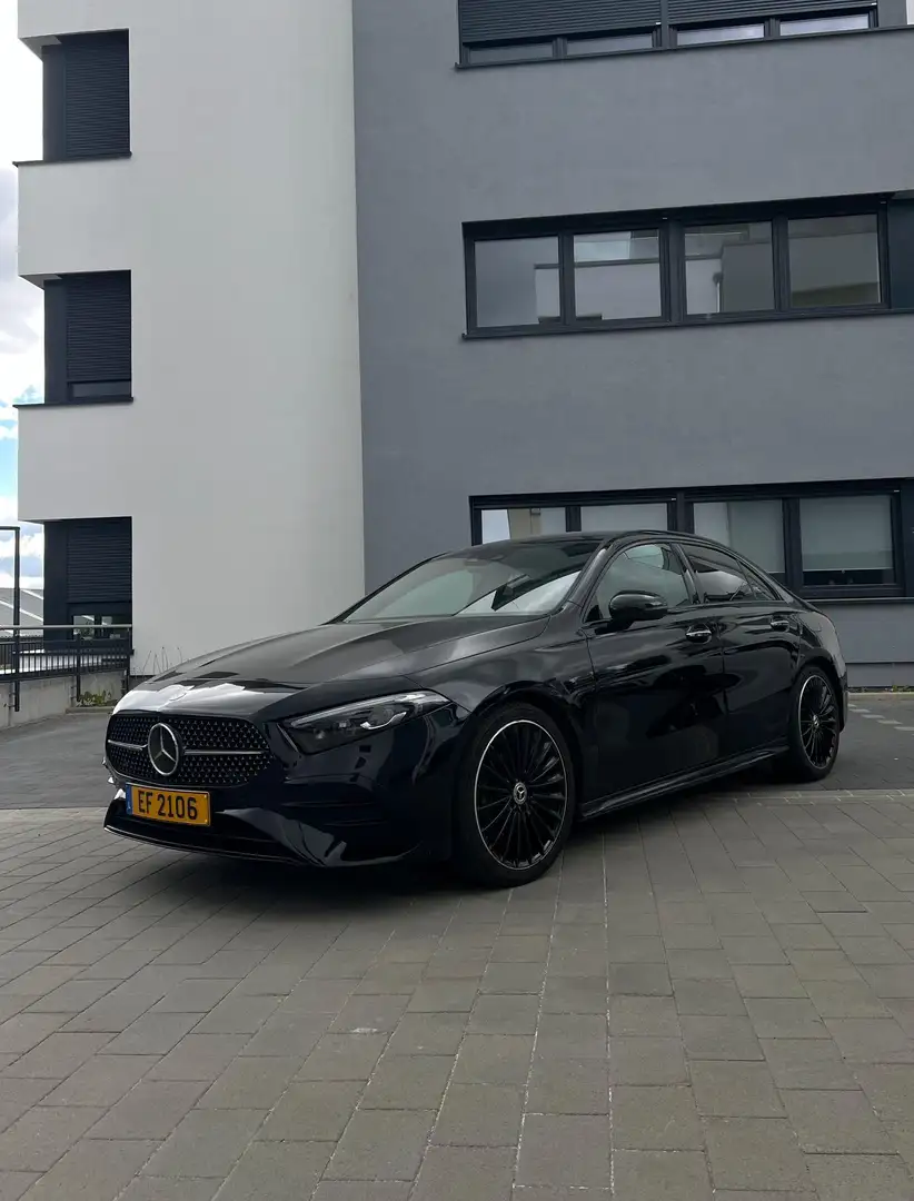 Mercedes-Benz A 200 AMG LINE Noir - 1