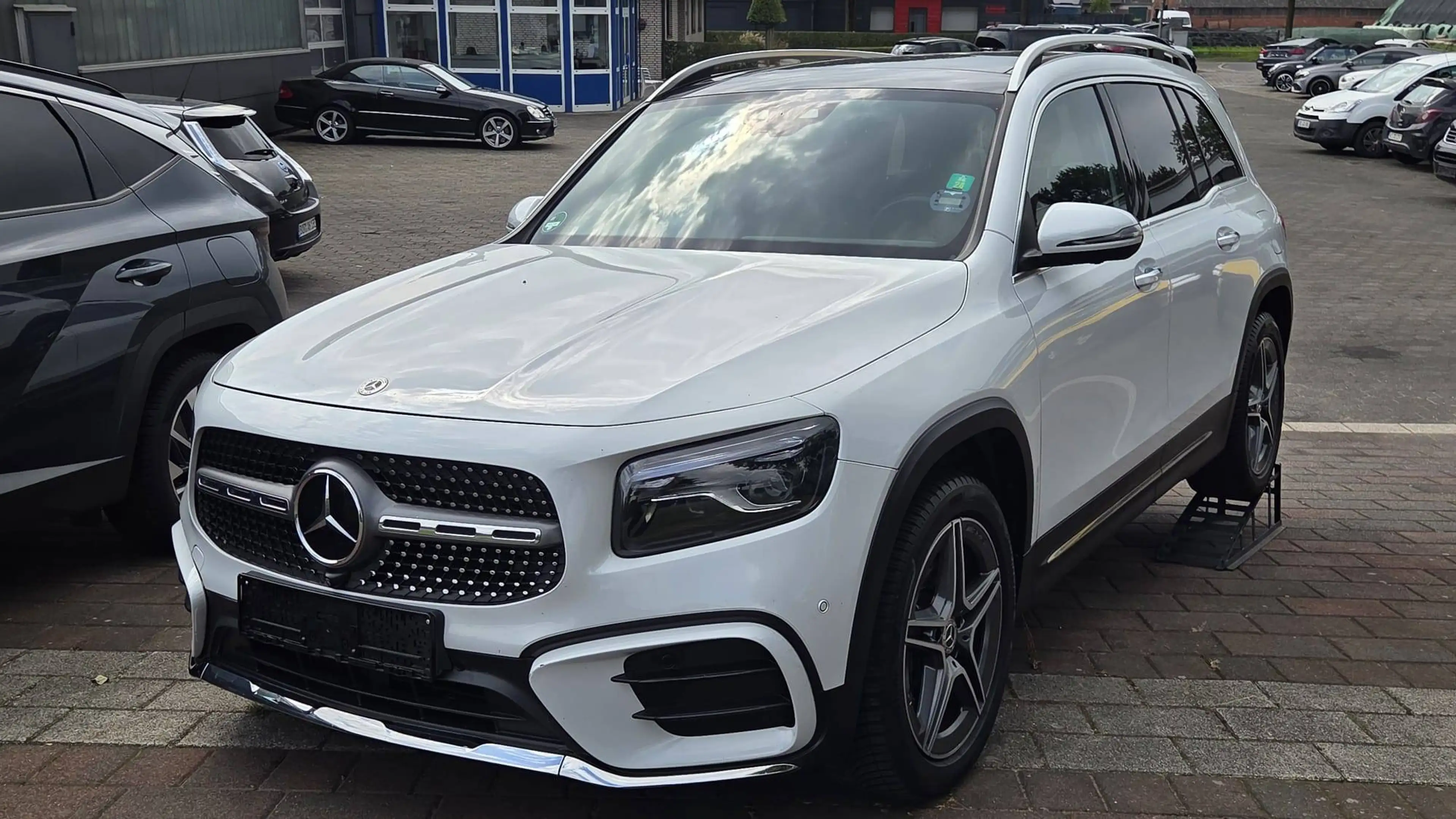Mercedes-Benz GLB 200 GLB 200 AMG Panorama Distronic Memory Keyless — photo 2
