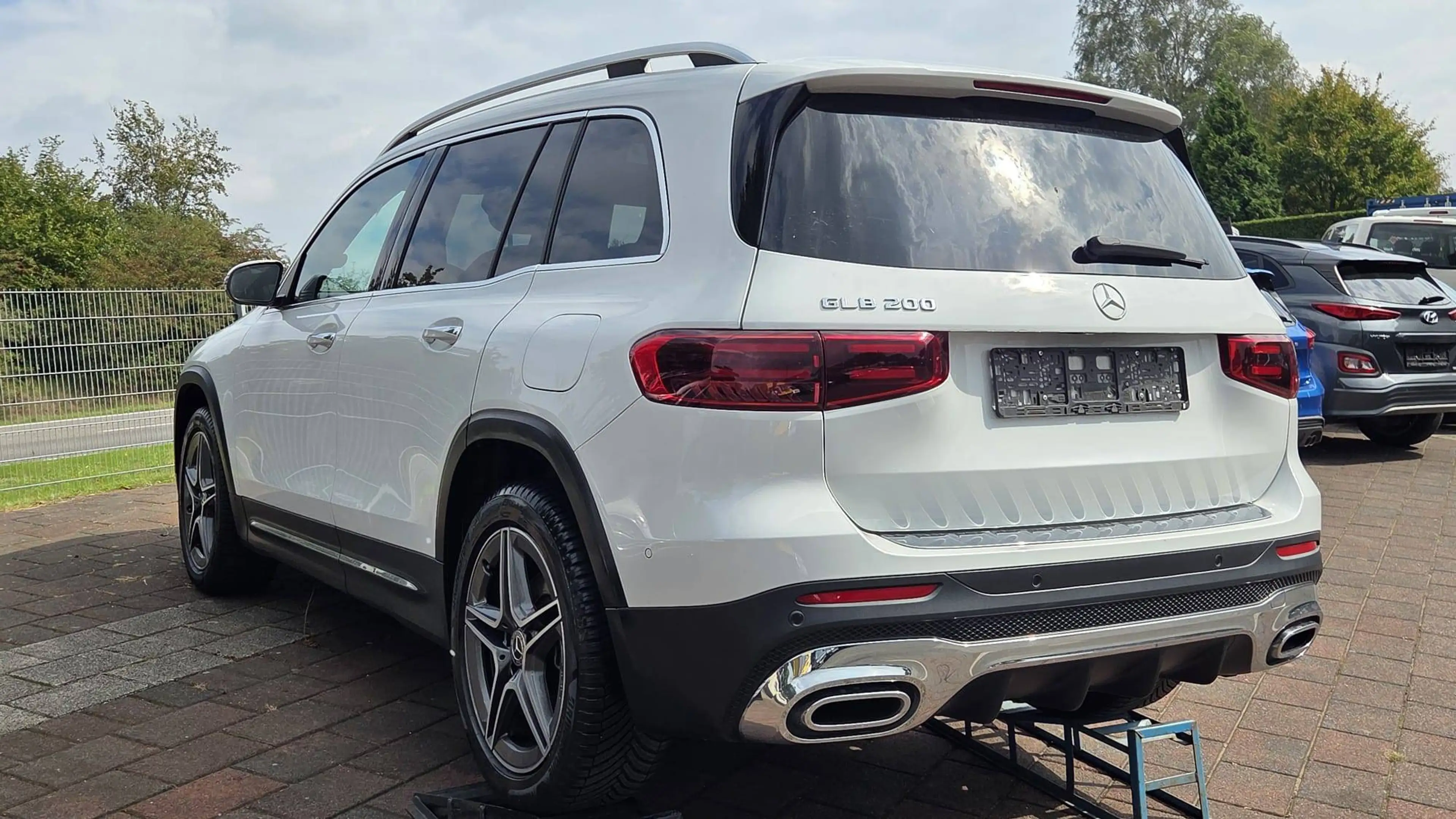 Mercedes-Benz GLB 200 GLB 200 AMG Panorama Distronic Memory Keyless — photo 6