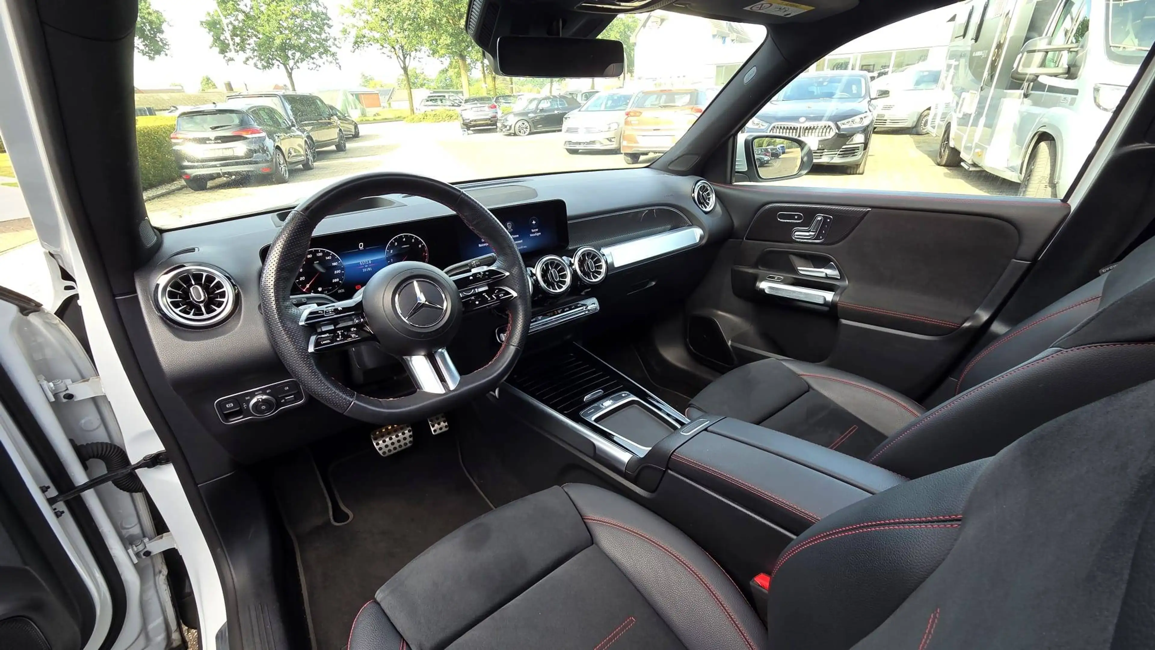 Mercedes-Benz GLB 200 GLB 200 AMG Panorama Distronic Memory Keyless — photo 8