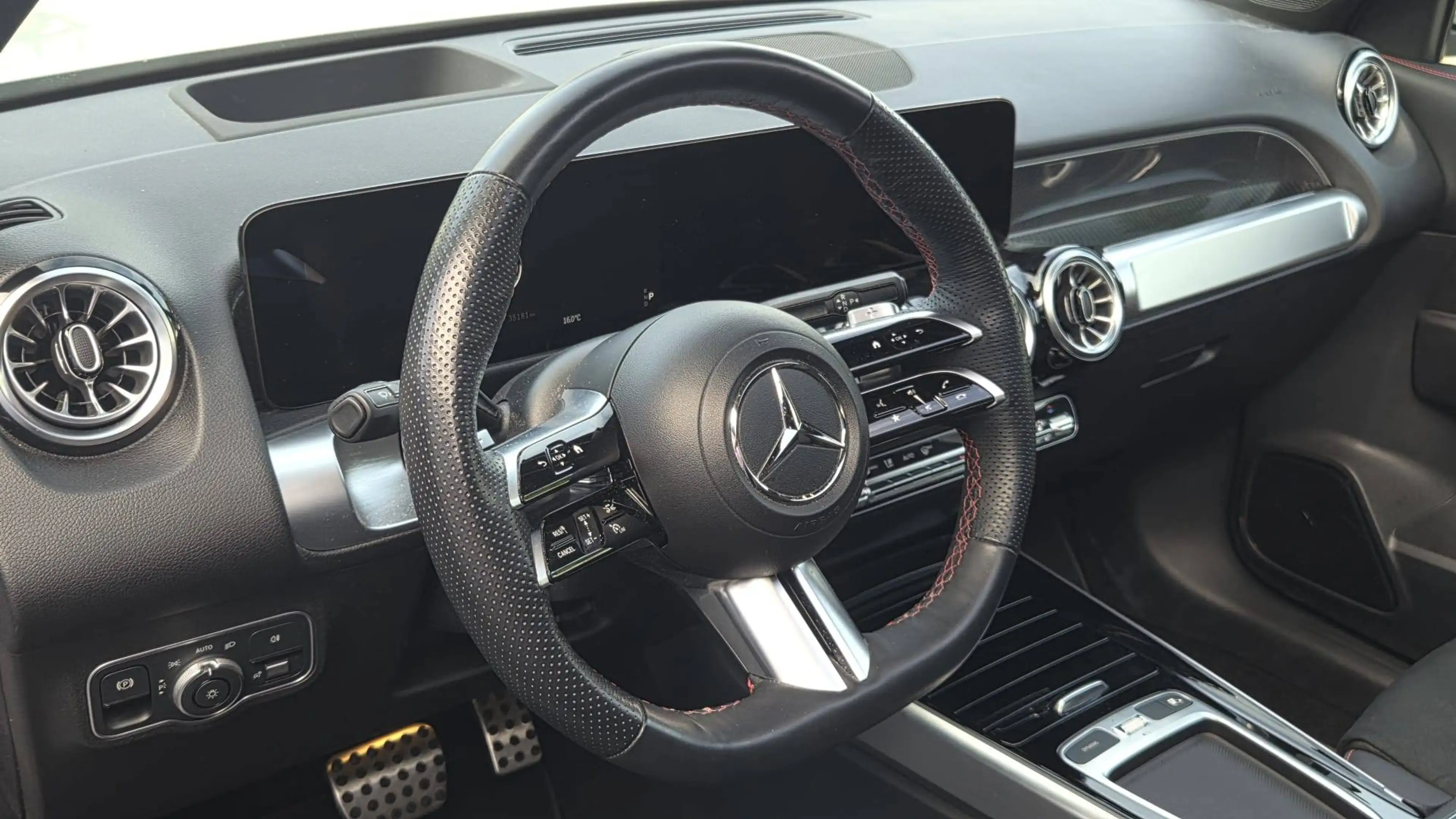 Mercedes-Benz GLB 200 GLB 200 AMG Panorama Distronic Memory Keyless — photo 14