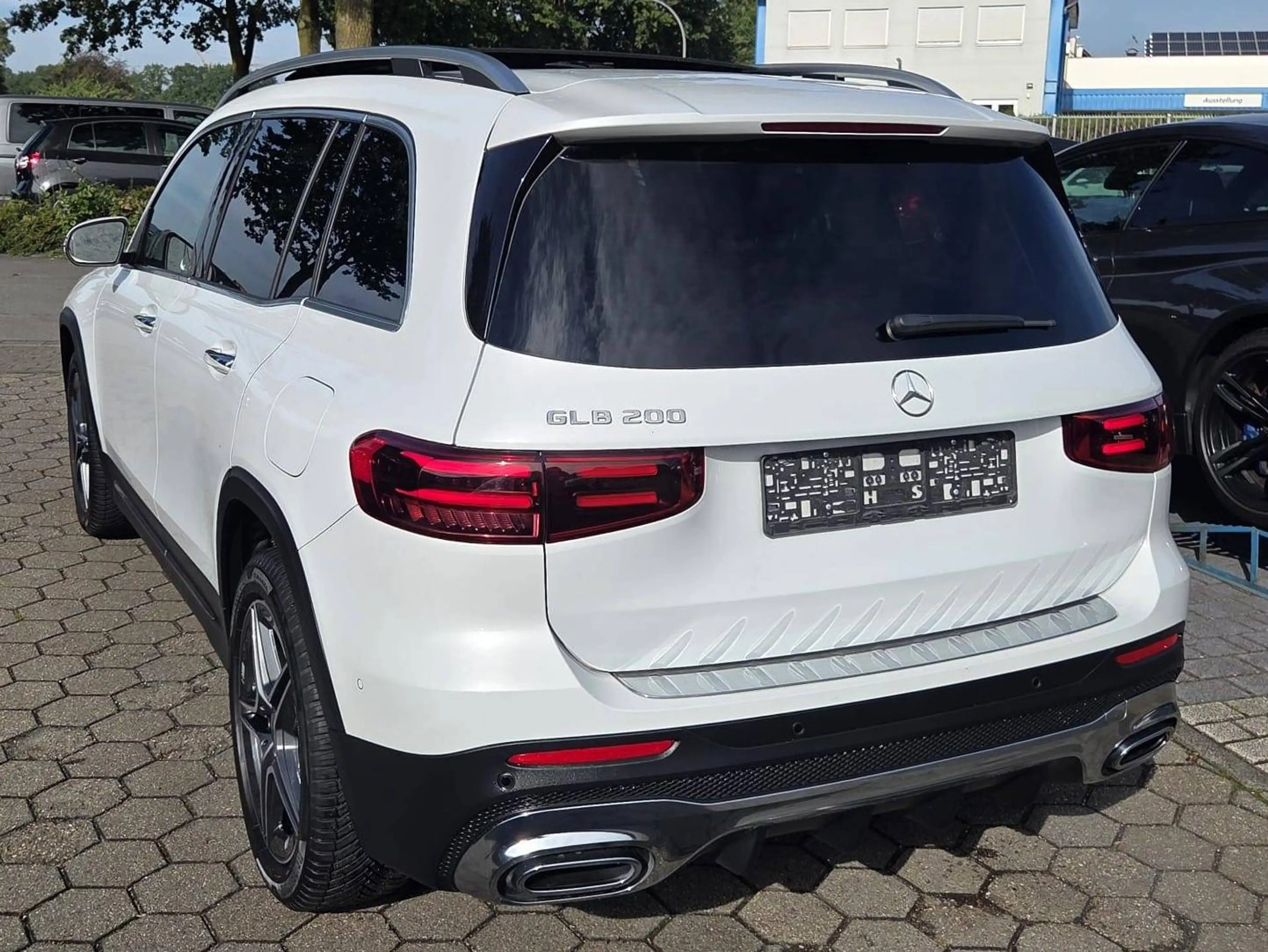 Mercedes-Benz GLB 200 GLB 200 AMG Panorama Distronic Memory Keyless — photo 15