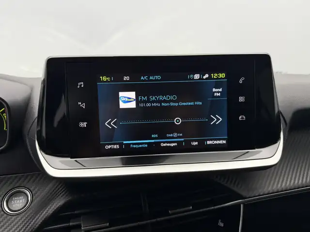 Peugeot e-208 view 15