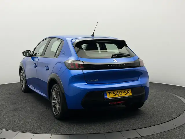 Peugeot e-208 view 9