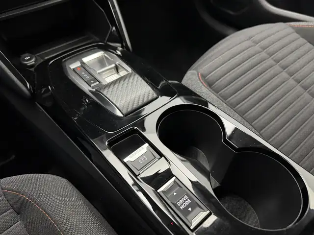 Peugeot e-208 view 7