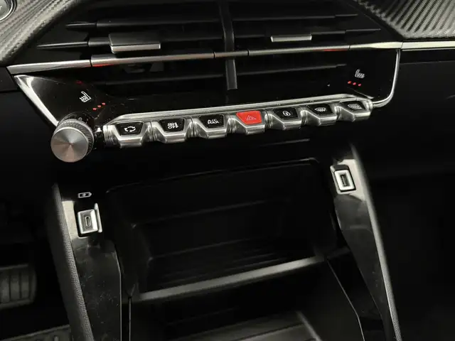 Peugeot e-208 view 12