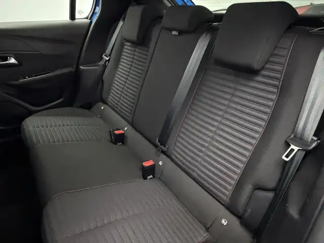 Peugeot e-208 view 25