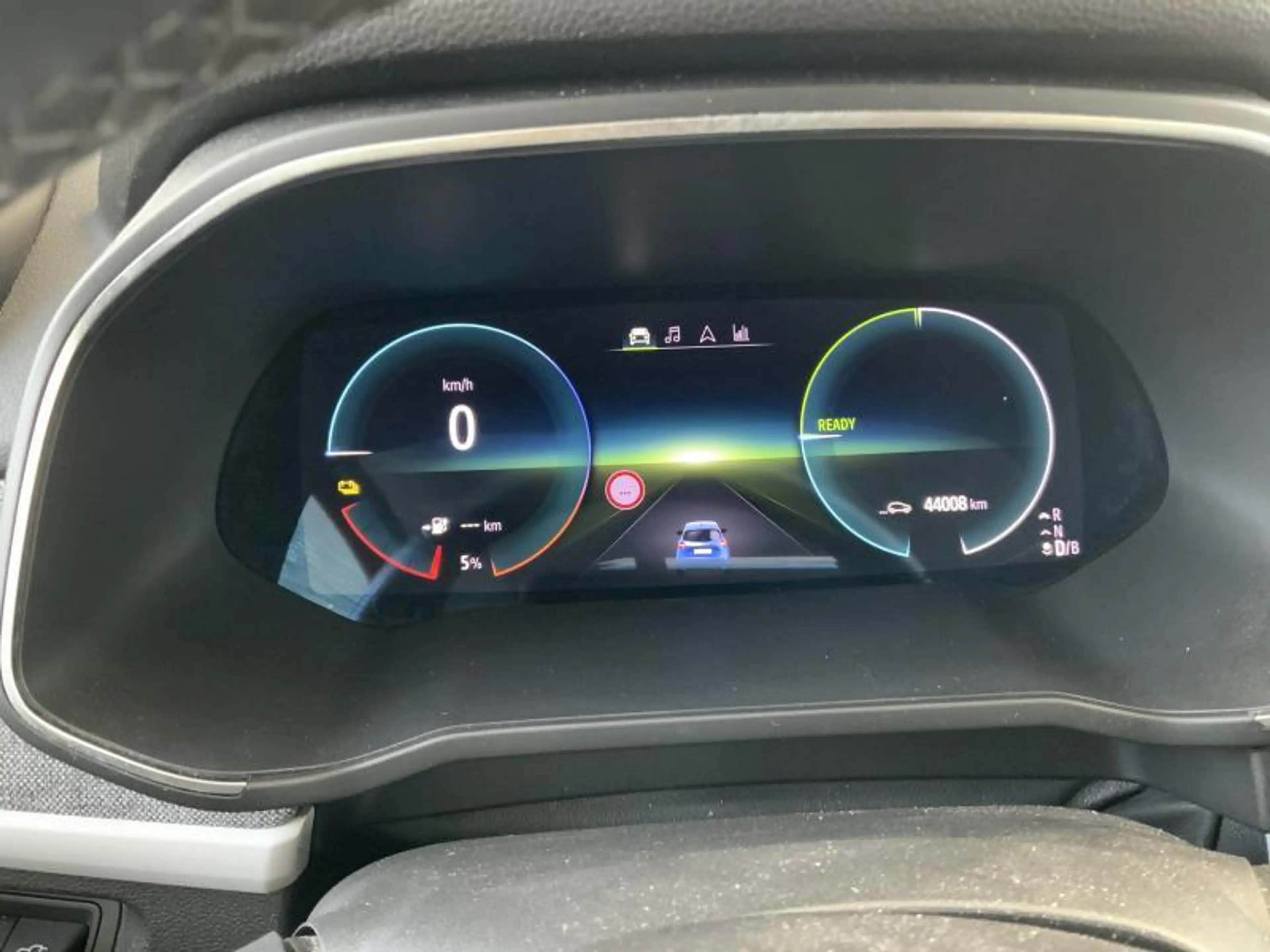 Renault ZOE X — photo 15