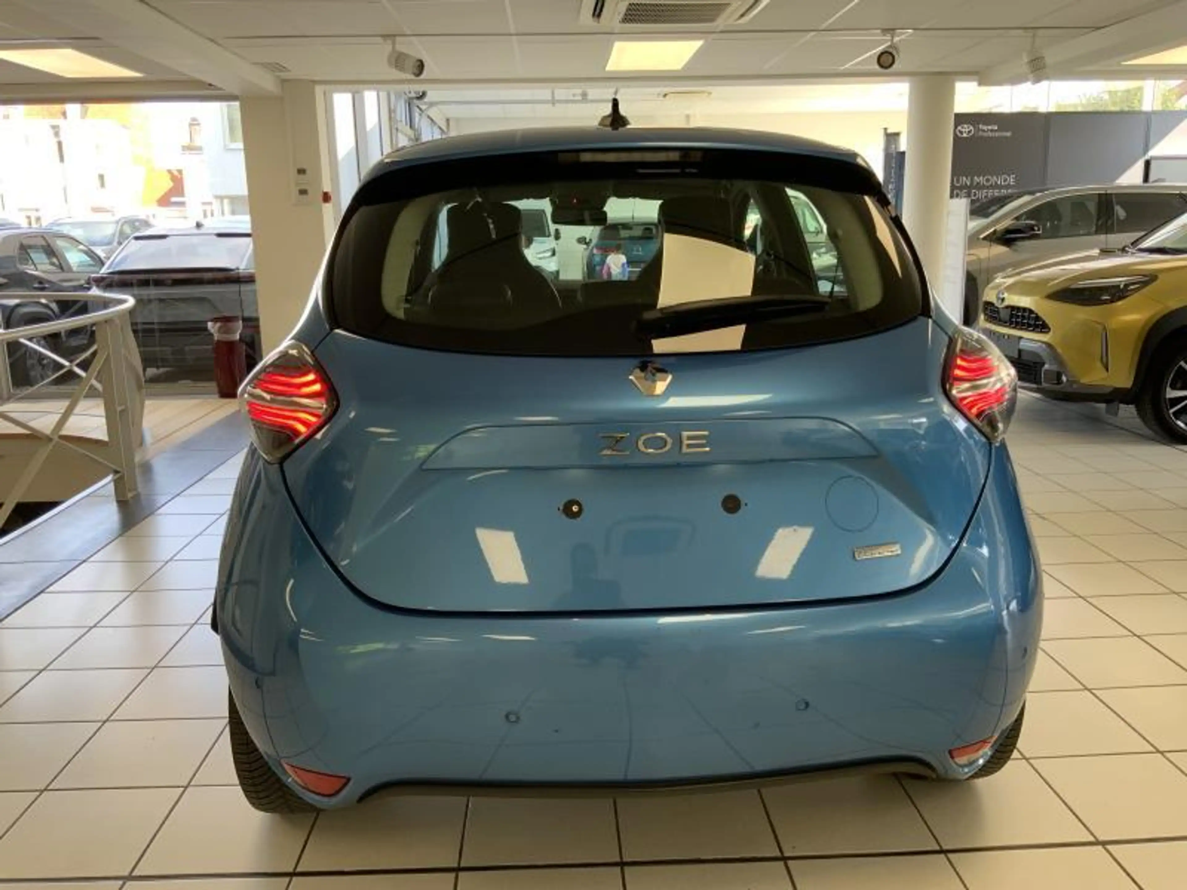 Renault ZOE X — photo 9