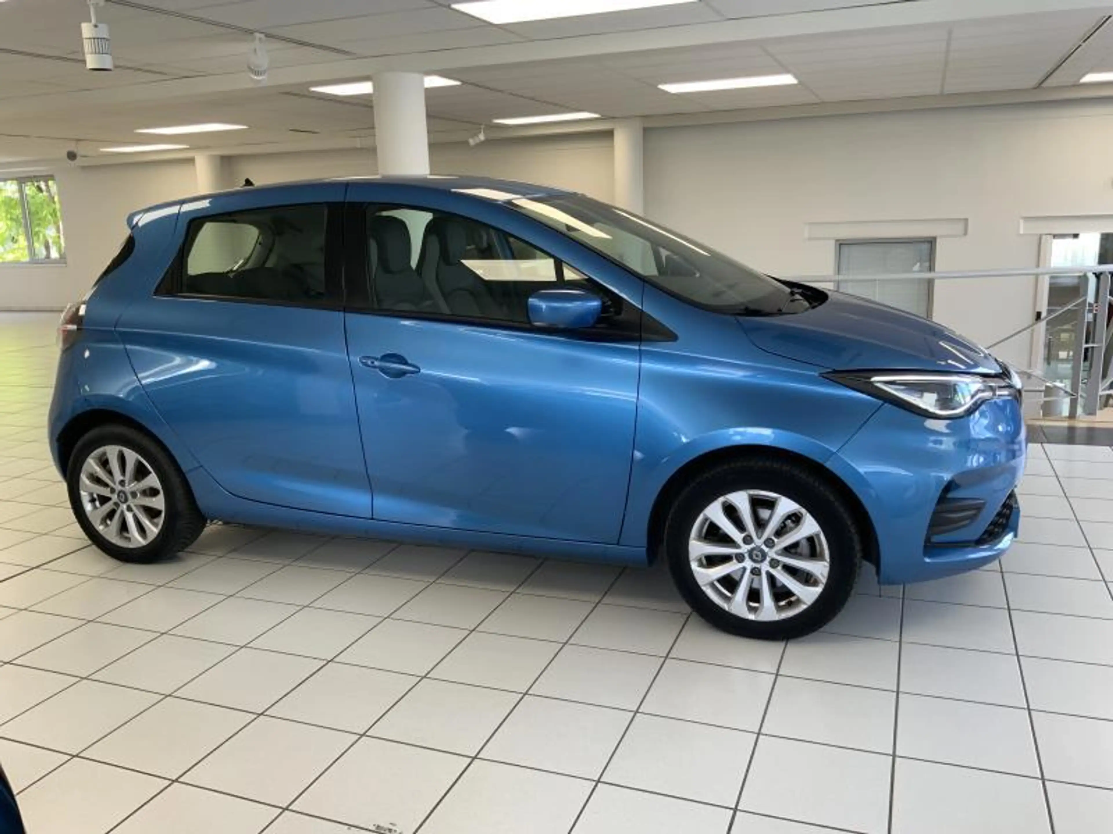 Renault ZOE X — photo 4