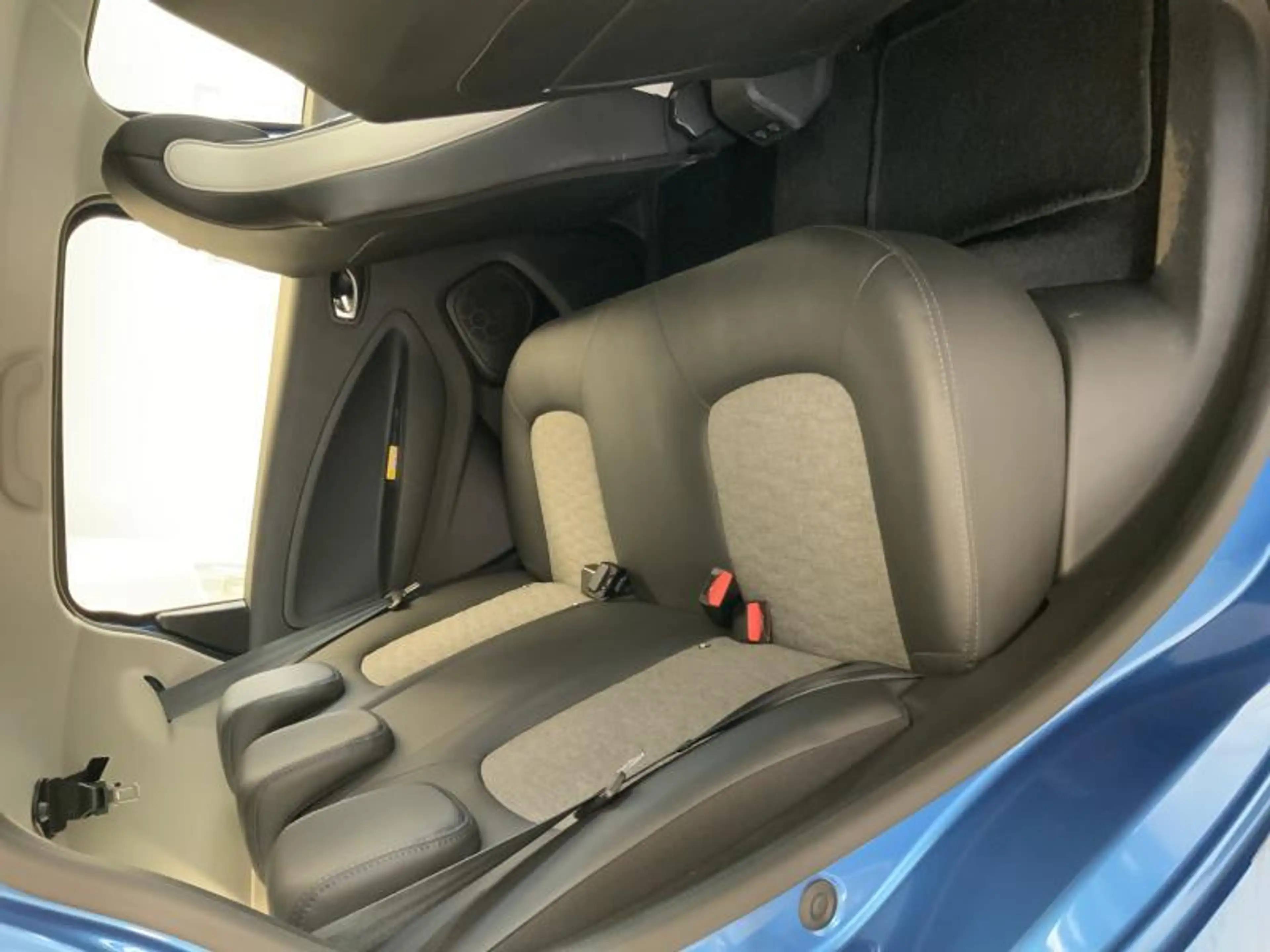 Renault ZOE X — photo 7