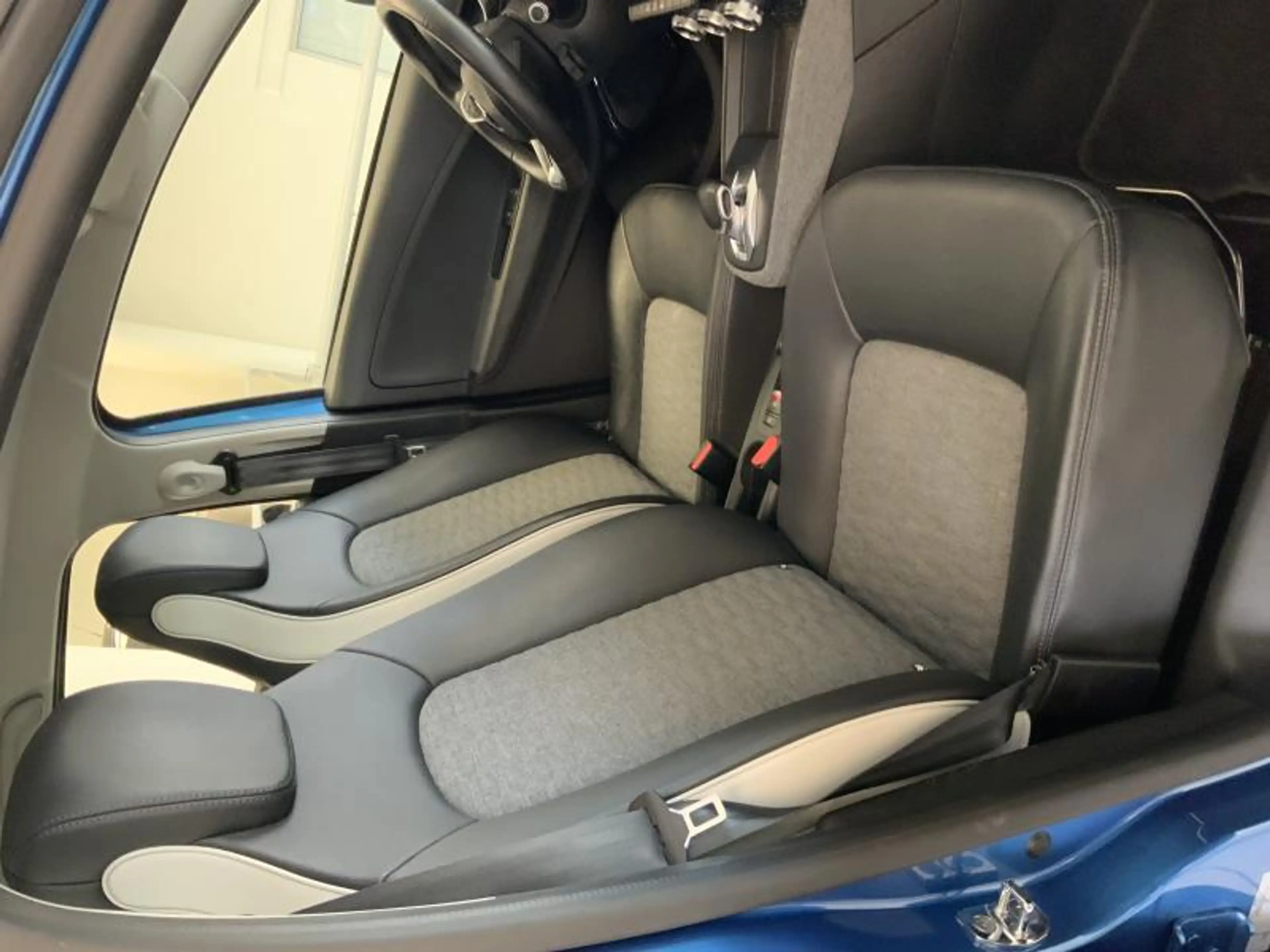 Renault ZOE X — photo 5