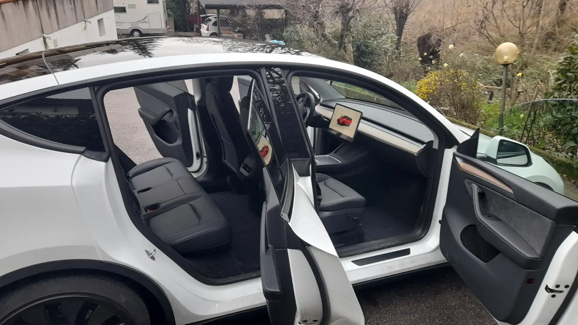 Tesla Model Y Performance Dual Motor awd - 2
