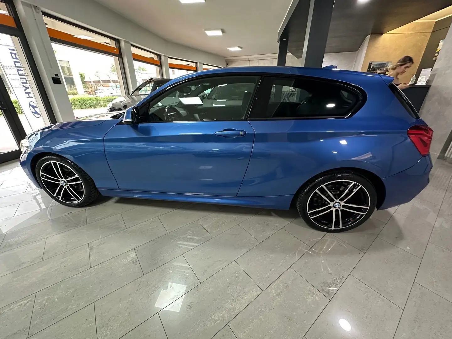 BMW 120 M Sport 120 D 3p. Bleu - 2