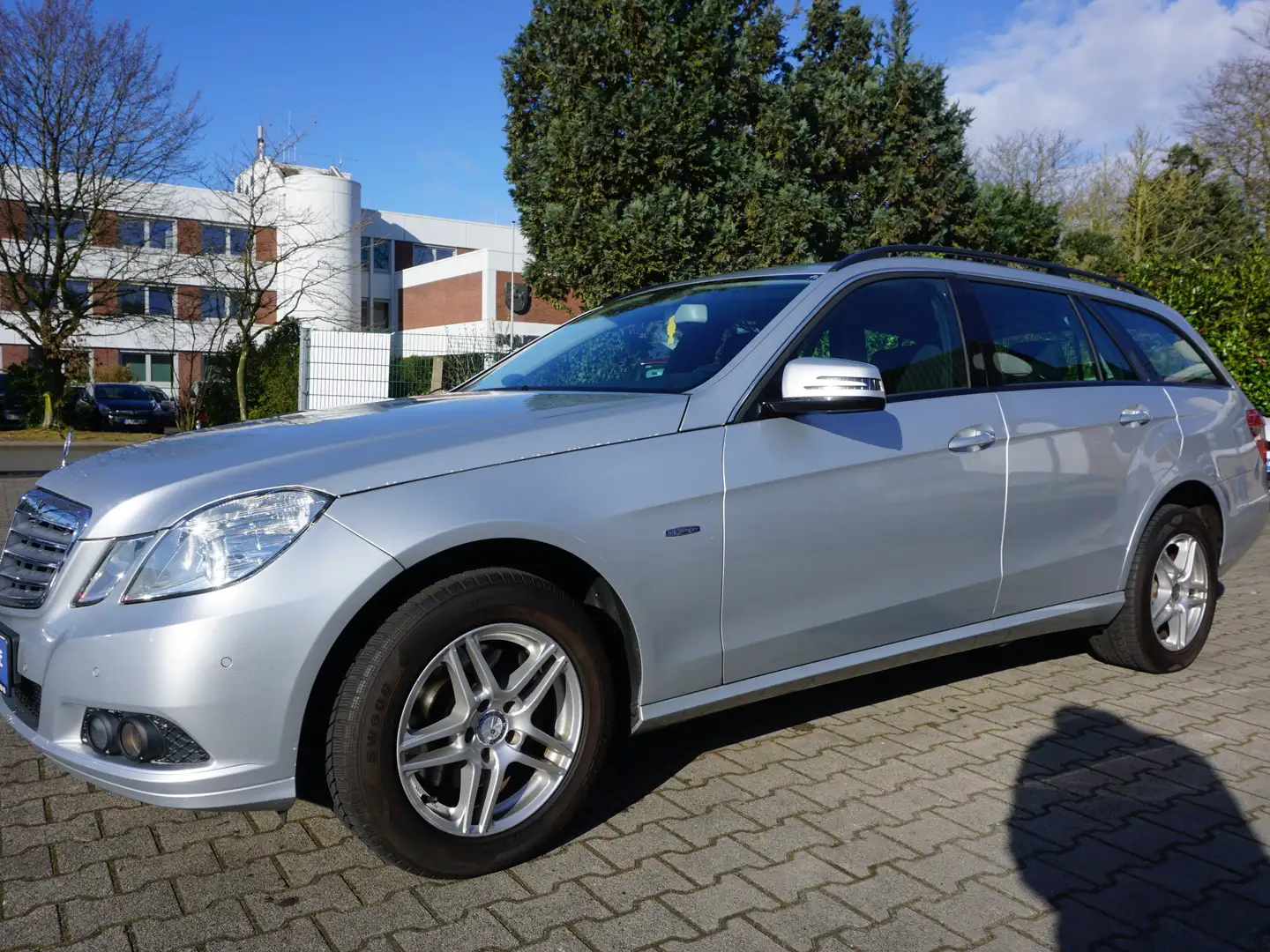 Mercedes-Benz E 250 E 250 CGI BlueEfficiency /KLIMA/EURO5/SCHECKHEFT/ Grau - 2